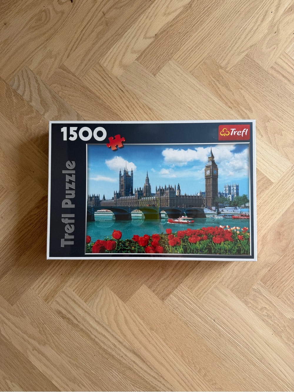 1500-Piece London Scenic Puzzle - Blue & Red